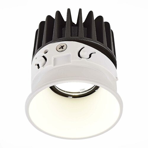 ST LUCE ST851.538.07    LED 1*7W 3000K 560Lm Ra90 36 IP20 D69xH75 220-240V 1880